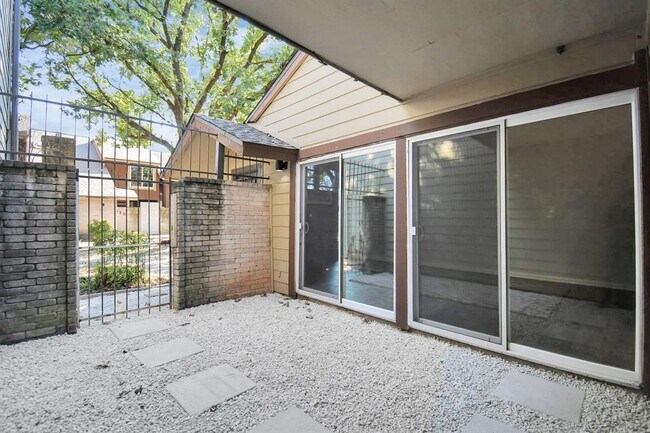 Building Photo - 12561 Wellington Park Dr