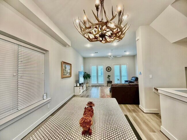 Foto del edificio - 1254 N Post Oak Rd