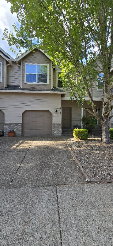 Foto principal - 18582 SW Takena Ct