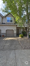 Building Photo - 18582 SW Takena Ct