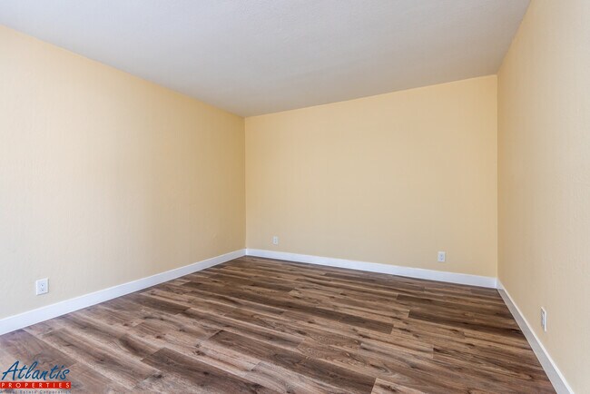 Building Photo - 913 El Lisa Dr