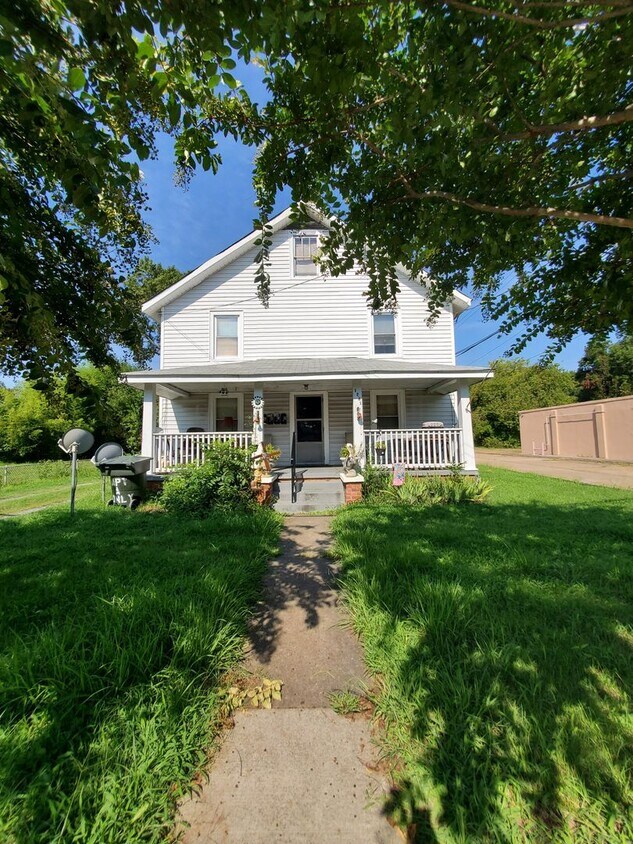 Primary Photo - 1261 N King Street