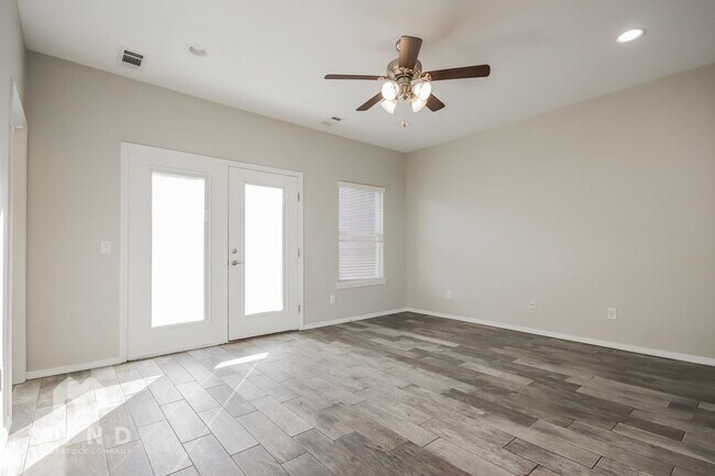 Building Photo - 1730 N Reno Dr