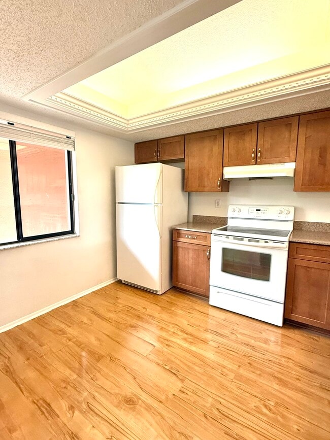 Building Photo - 141 Lakeside Dr