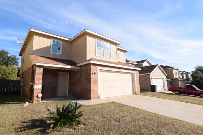 Foto del edificio - 3501 Regency Ct