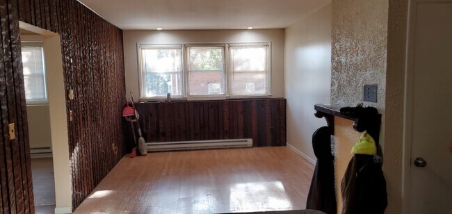 Foto del edificio - 60 Donna Dr