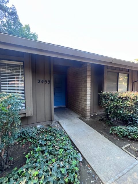 Foto del edificio - 2455 American River Dr