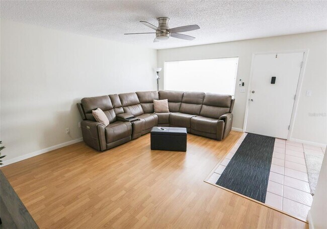 Foto del edificio - 1235 S Highland Ave