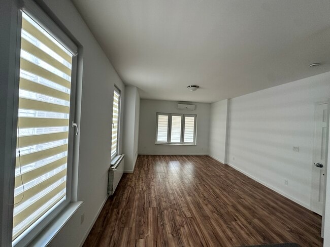 Foto del edificio - 6940 78th St