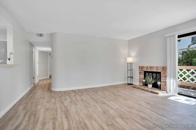 Foto del edificio - 9346 Twin Trails Dr