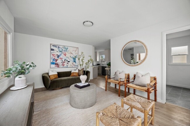 Photo - 1510 W 52nd St Apartment