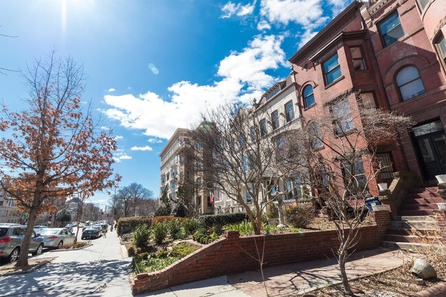 Foto del edificio - 2026 16th St NW