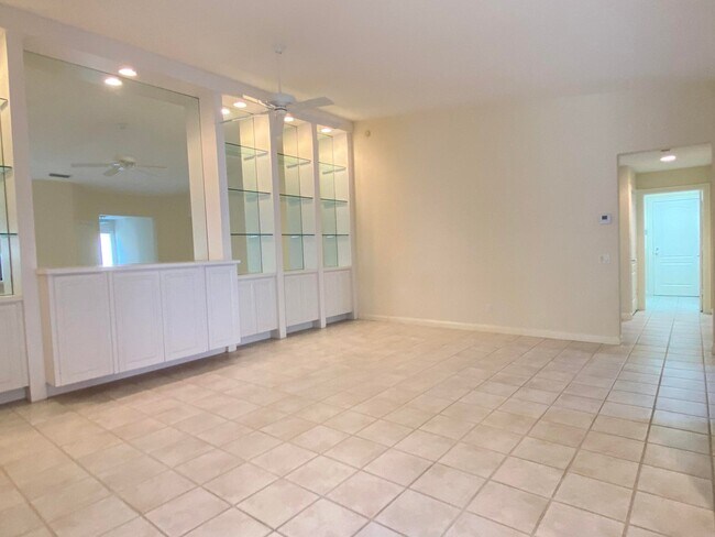 Building Photo - 2616 Livingston Ln
