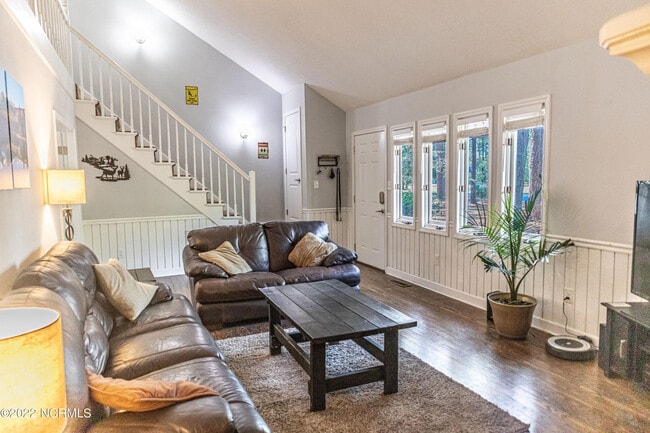 Building Photo - 205 Canterbury Rd