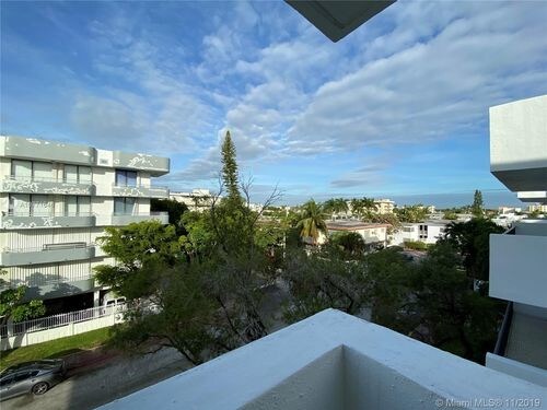 Foto principal - 8255 Abbott Ave