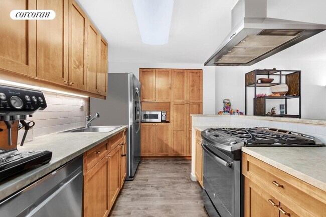Foto del edificio - 359 W 11th St