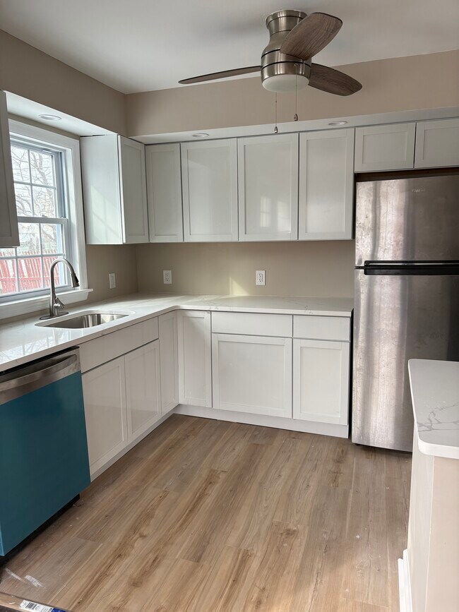 Foto del edificio - 8 Lynch Farm Dr