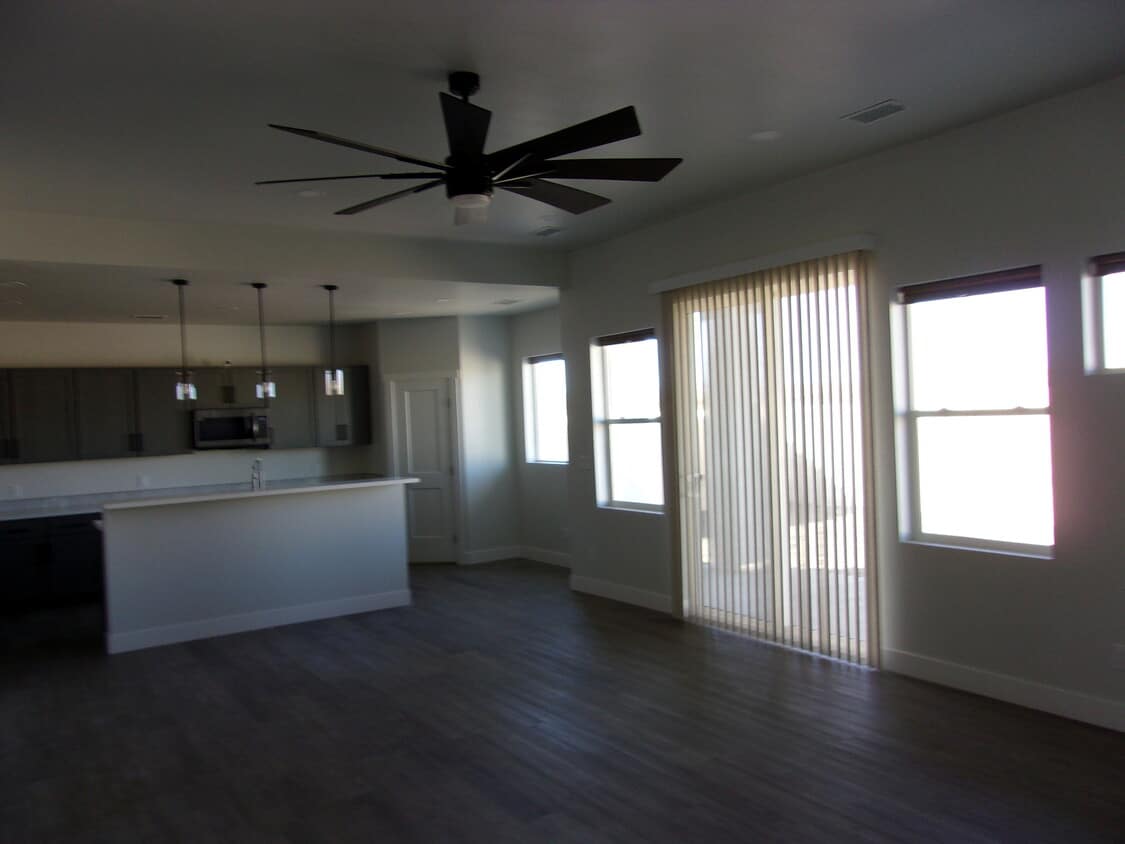 Building Photo - 695 Anela Ln