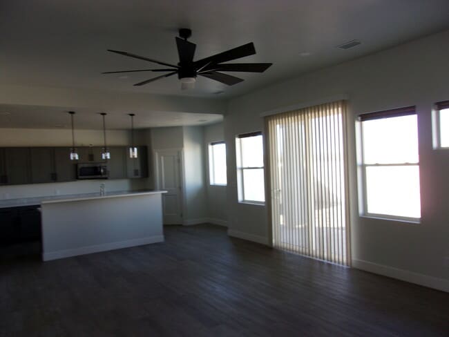 Building Photo - 695 Anela Ln