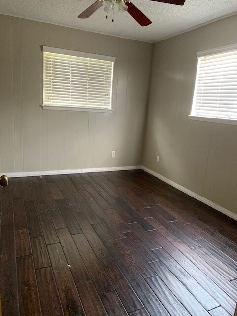 Dormitorio 2 - 137 Lullwood Dr