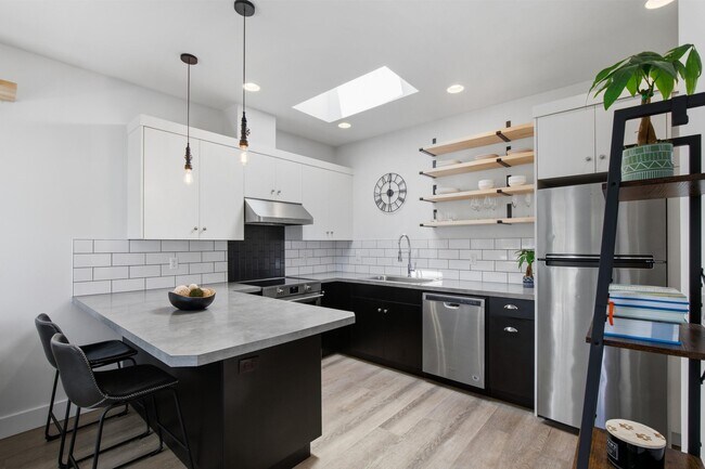 Foto del edificio - 1027 NW Albany Ave