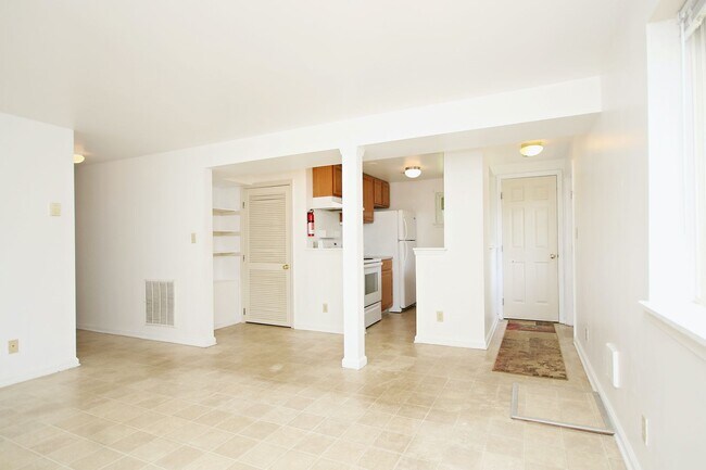 Foto del edificio - Basement Apartment Near UVA & Downtown
