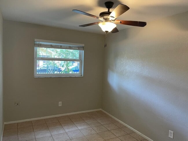 Bedroom - 323 13th Ave NE