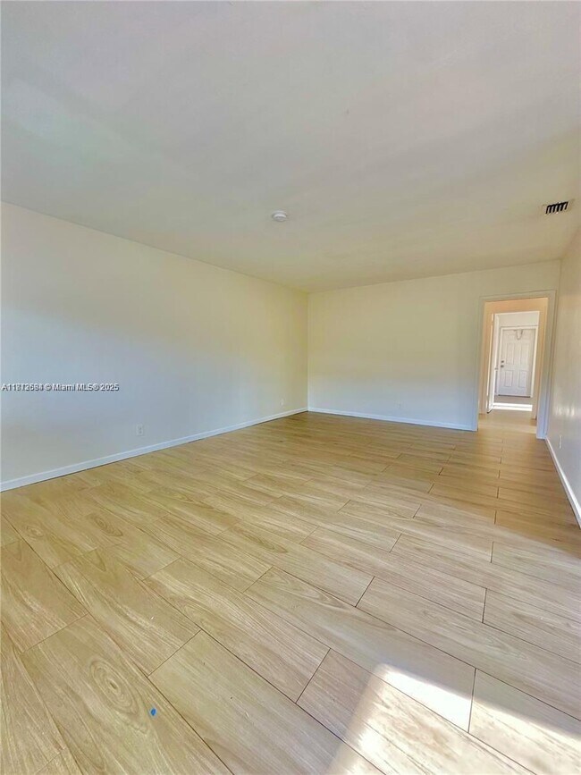 Foto del edificio - 1821 N 17th Ct