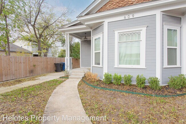 Foto del edificio - 3 br, 2 bath House - 609 S. Olive St.
