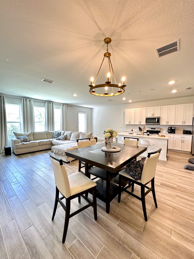 Building Photo - 821 Benoi Dr