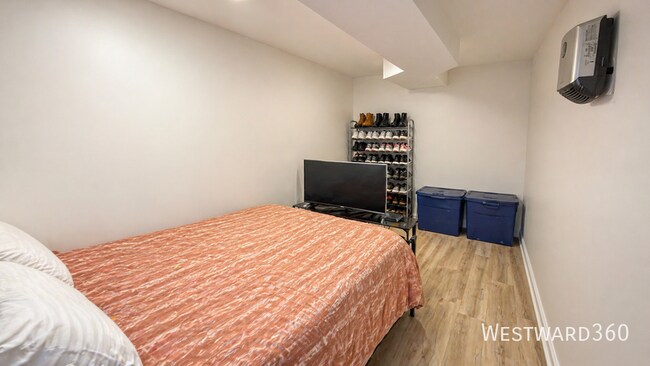 Building Photo - 6550 S Drexel Ave