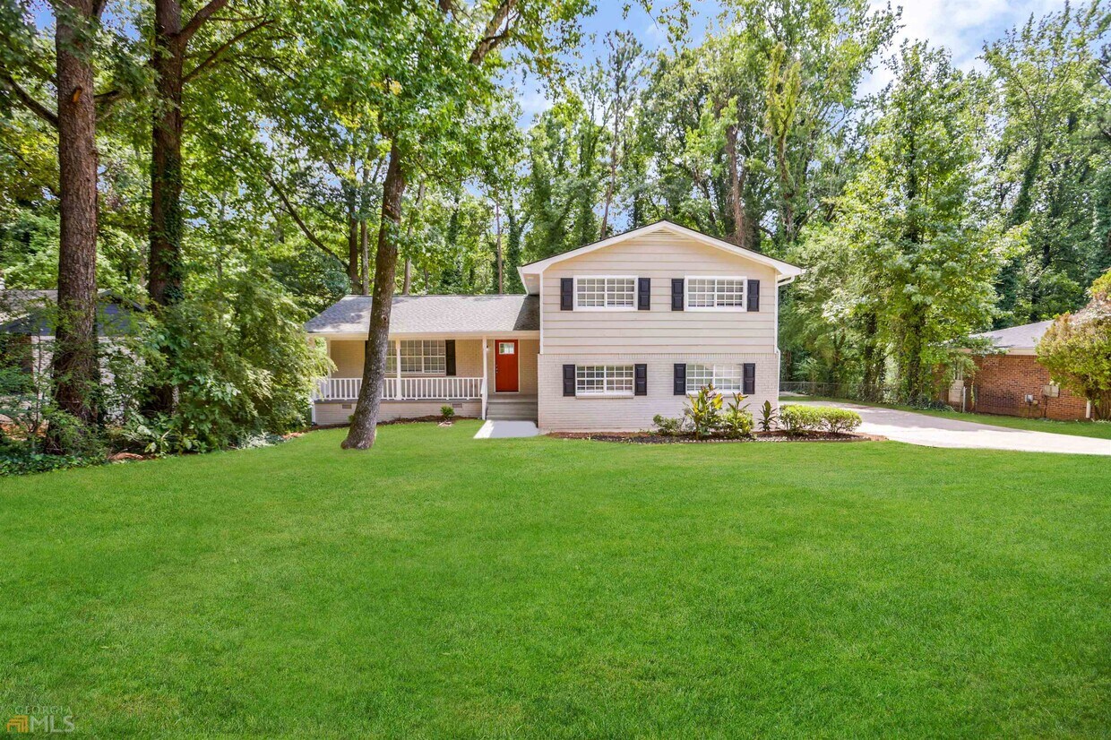 4208 Indian Manor Dr, Stone Mountain, GA 30083 House for Rent in