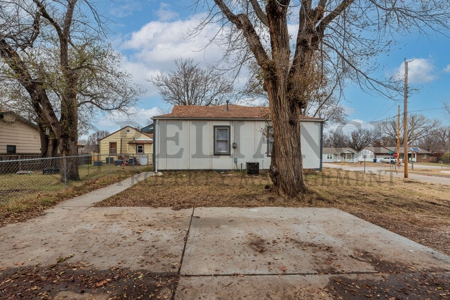 Building Photo - 5111 W Robinson St