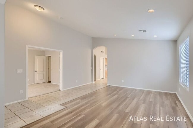 Foto del edificio - 5338 N Ormondo Way