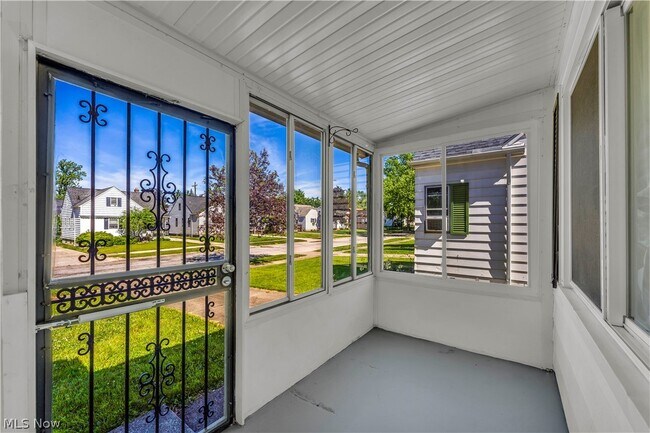 Foto del edificio - 5535 Oakwood Ave
