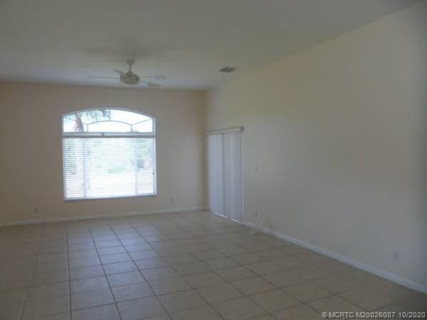 Foto del edificio - 172 NW Broken Oak Trail