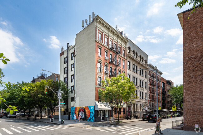 Building Photo - 64 MacDougal St
