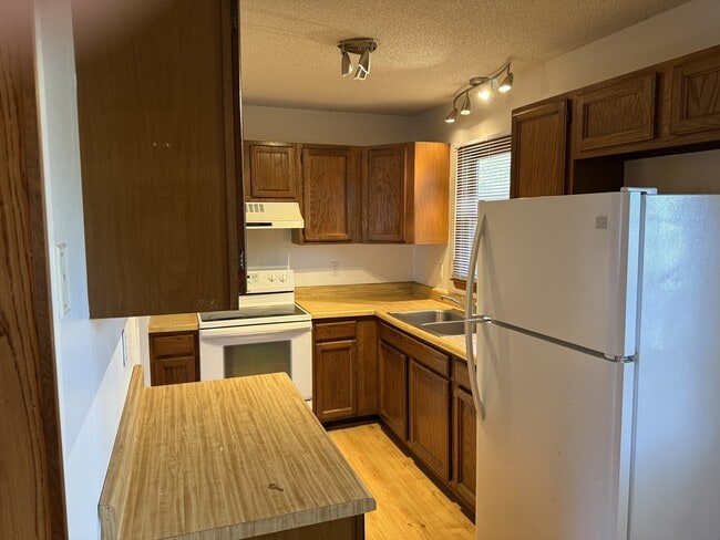 Building Photo - 137 Florida Park Rd