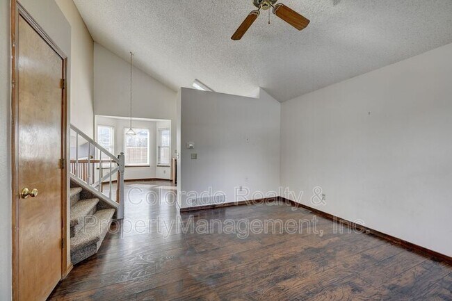 Foto del edificio - 1241 Grass Valley Dr