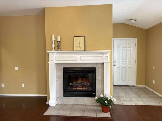 Building Photo - 209 Moonlight Dr