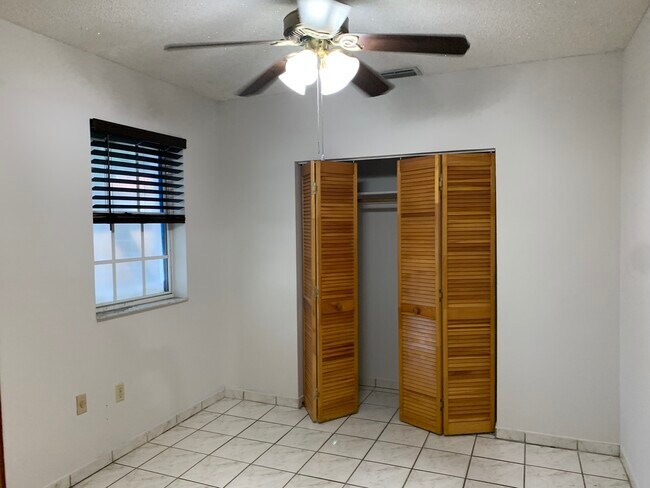 Foto del edificio - 910 SW 10th Ave