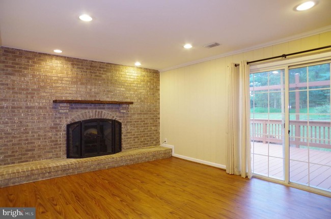 Foto del edificio - 908 Holly Blossom Ct