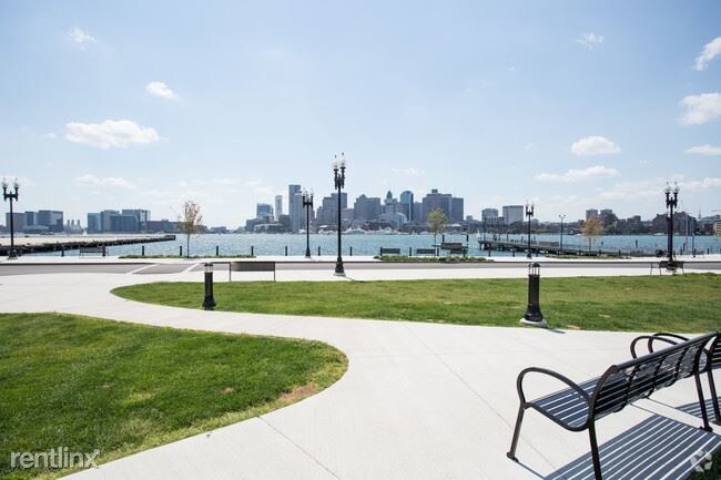 Foto del edificio - 1 br, 1 bath  - 40 E Pier Dr