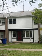 Building Photo - 9409 Manor Ave