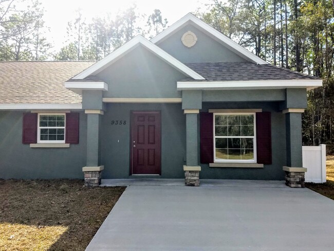 Right-side Front Door - 9358 N Peachtree Way