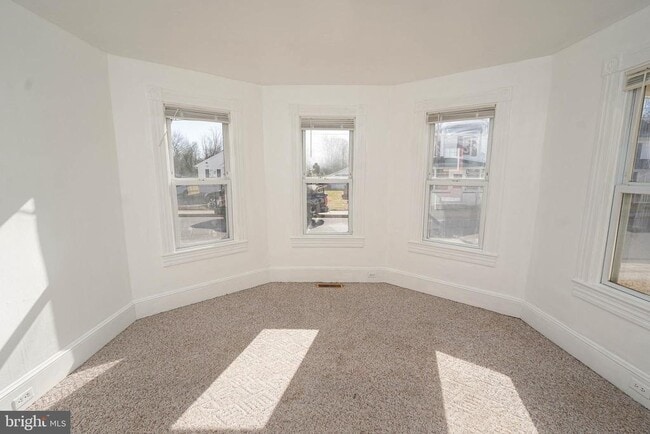 Building Photo - 415 E East St