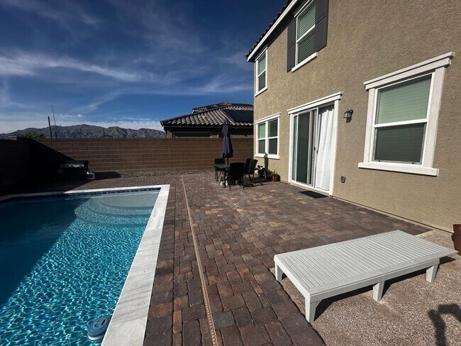 Building Photo - SPARKLING POOL in TULE SPRINGS