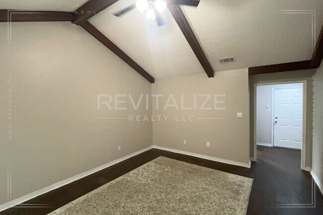 Foto del edificio - COMING SOON!! 3 Bed 1 Bath with Large Yard