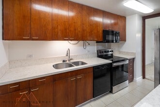 Building Photo - 6750 Hawaii Kai Dr