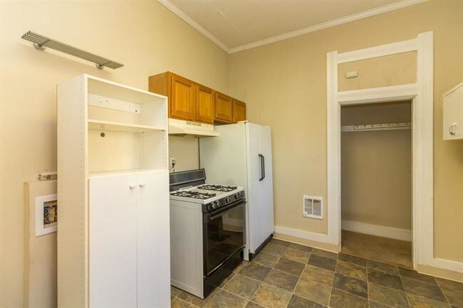 Foto del edificio - 253 Yandes St